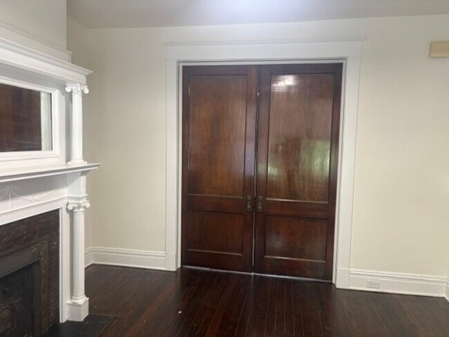 411 W 24th St