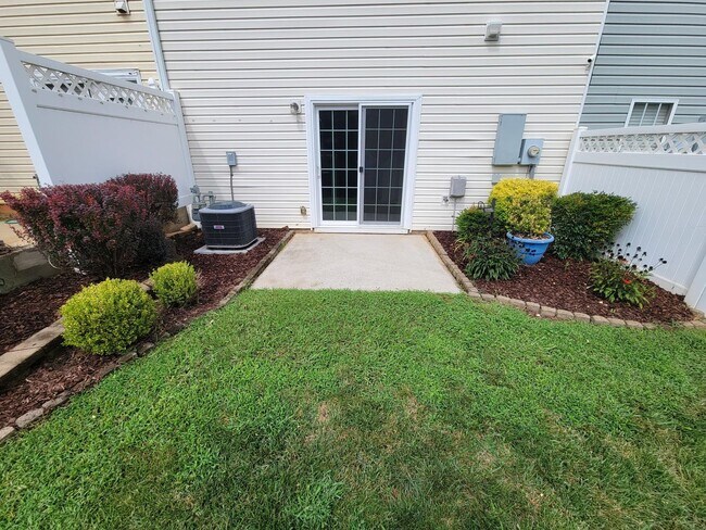 Photo - Great 2 Bedroom 2.5 Bath in Ridge Creek!