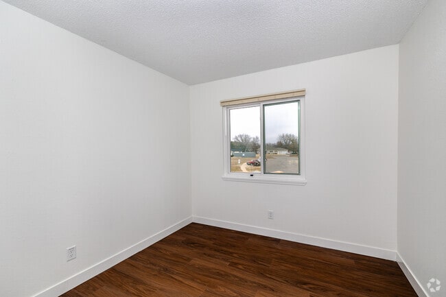 3BR, 1BA - 900SF - Bedroom 2