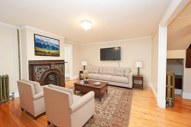 Building Photo - 83 S Main St Unit 83