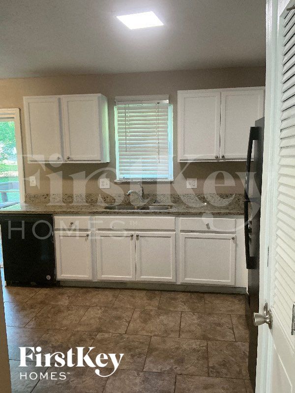 Photo - 400 SW Keystone Ct