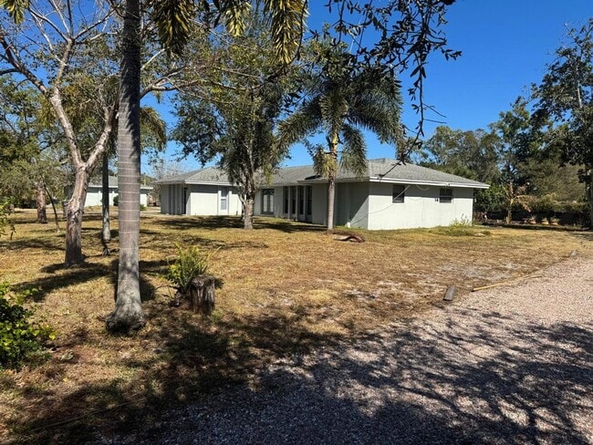 Photo - 1430 N Stacy St