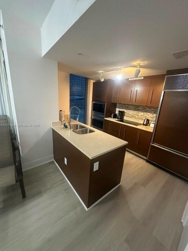 Photo - 485 Brickell Ave Unidad 1908