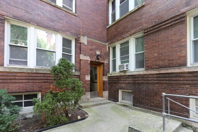 Building Photo - 4710 N Racine Ave Rental