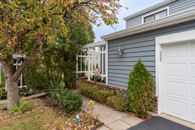 Photo - 463 Buckeye Dr