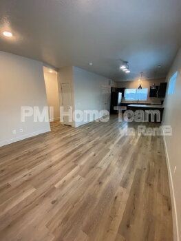 Photo - 2874 Kiesel Ave Unidad 204