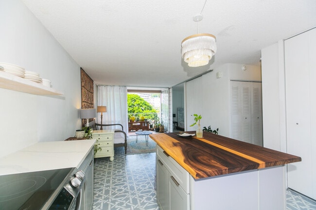 Photo - 1617 Keeaumoku St