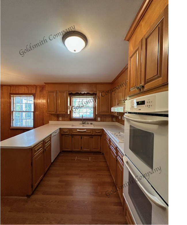 2 Woodfern Cir