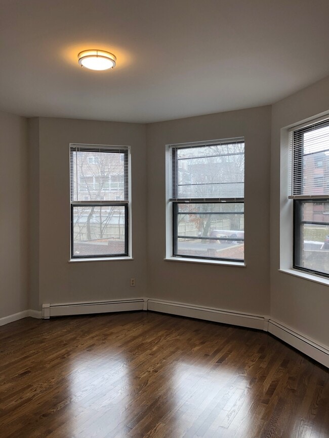 Building Photo - 17 Stearns Rd Unit 2