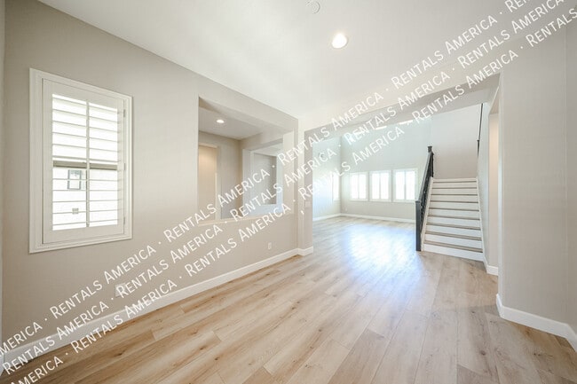 Photo - 18676 E Braeburn Ln