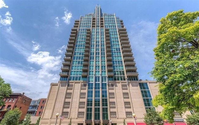 Building Photo - 4909 Laclede Ave Unit 1605