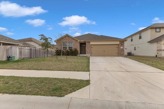 Photo - 405 Grasslands Trl