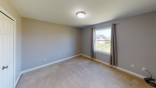 Building Photo - 3 Bedroom House for Rent