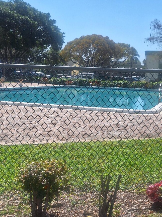 Building Photo - 4269 NW 89th Ave Unit 203