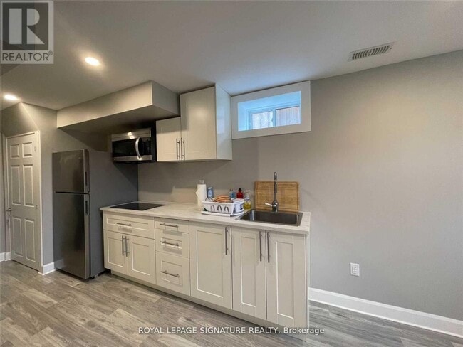 Photo - 174 Wagner Crescent