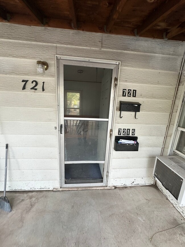 721.5 W 24th St
