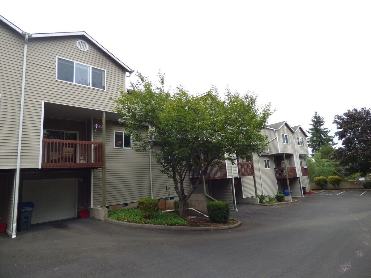 Photo - 2 bed 2.5 bath townhome in South Salem