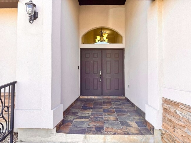 Photo - 512 Otero Dr