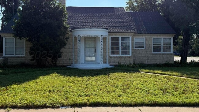Building Photo - LARGE 2bedroom 1bathroom with 1 car garage... Rental