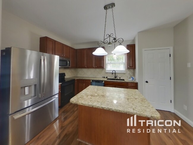 Photo - 621 Summer Stone Dr