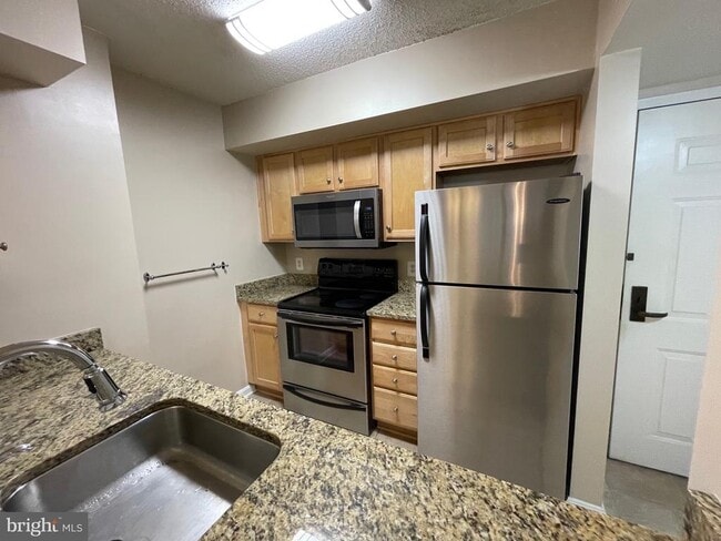 Building Photo - 1024 N Utah St Unit 523