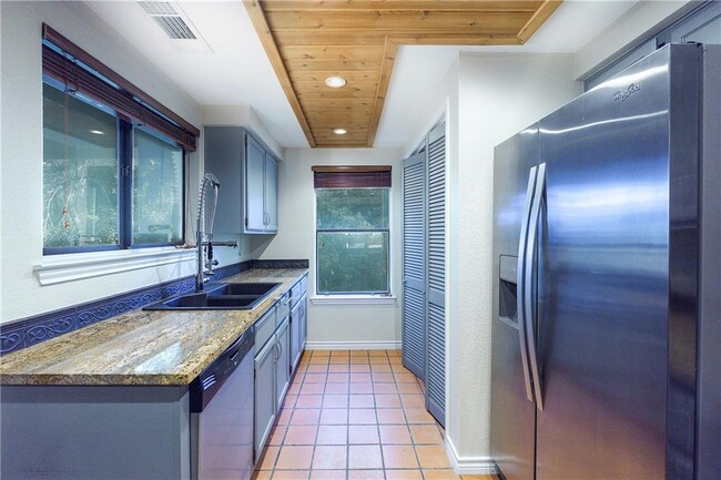 Photo - 8200 Neely Dr Unidad 204 Rental