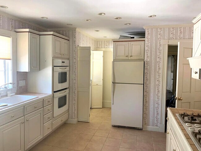 Photo - 449 Washington St Unit 2