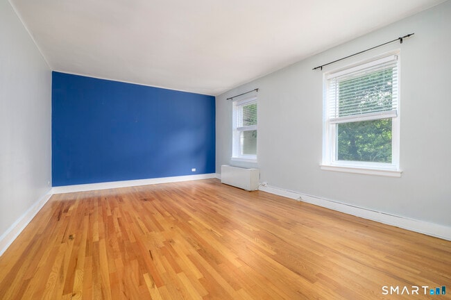 136 Woodside Green Unit 3A