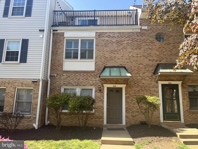 Building Photo - 98-A N Bedford St Unit A Rental