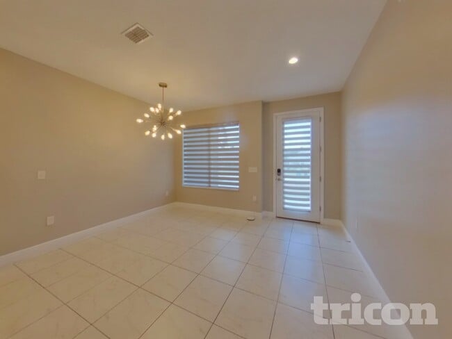 Photo - 2990 Galaxy St