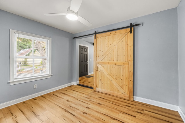 Photo - 722 Ellis St