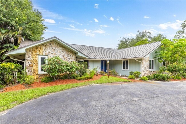Building Photo - 1614 SW St Andrews Dr Rental