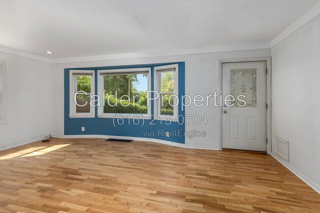 Photo - 2135 Avon Ave SW