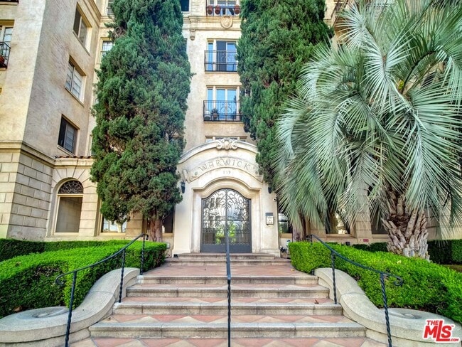 Photo - 109 N Sycamore Ave Unit 505