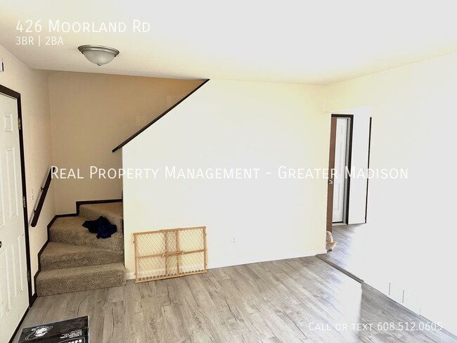 Photo - 426 Moorland Rd