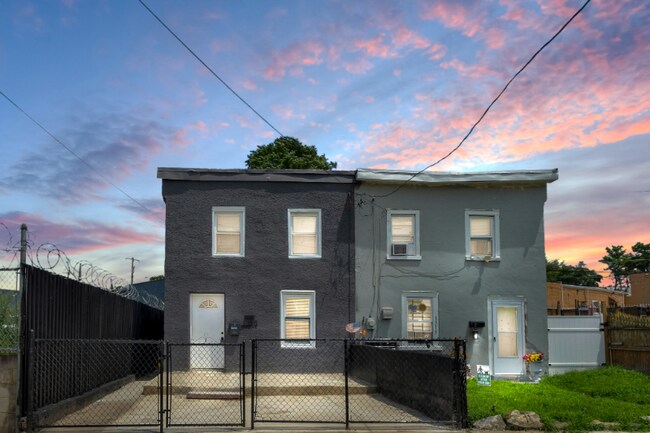 Building Photo - 1313 Adams St Rental
