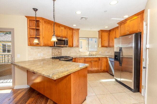 Photo - Beautiful 3 br/3.5ba Townhome in Pacific Beach Just Blocks to Crown Point Shores!