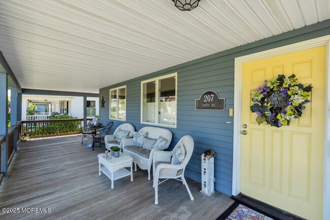 Photo - 207 9th Ave