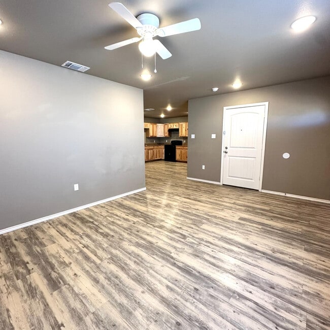 Photo - 1304 E 15th St