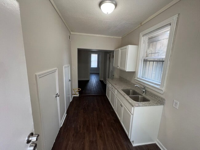 Photo - 1304 Court Ave Unit #1