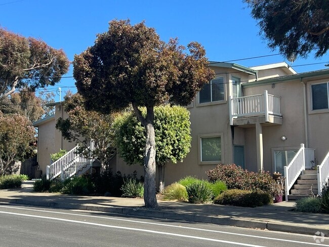 Building Photo - LSMOO694 Unit 698 Rental