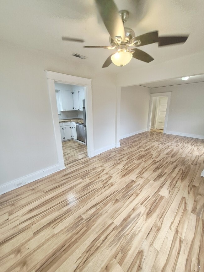 110 Phelps Rd