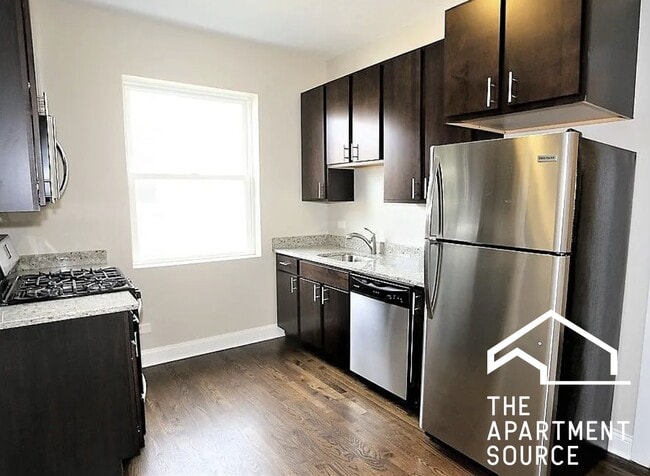 Photo - 1437 W Carmen Ave Unit 1