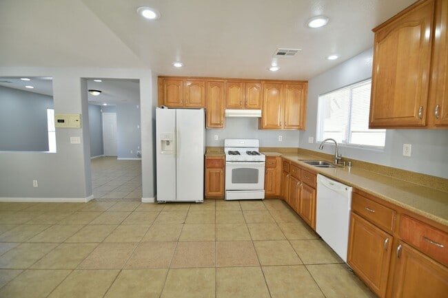 Photo - Spacious 4Bed/2Bath/2Car Home located in North Las Vegas w/ Pool!