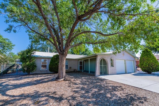 Photo - 7113 Welton Dr NE