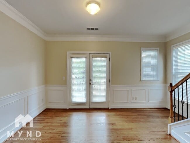 Photo - 213 16th St NW
