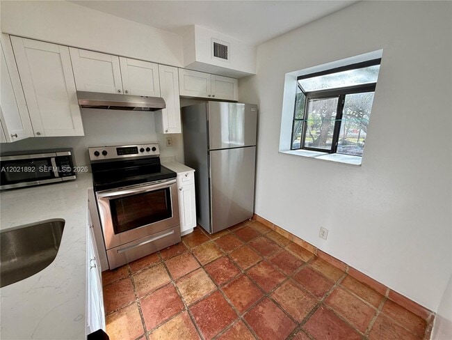 Photo - 110 Gardens Dr Unit 203