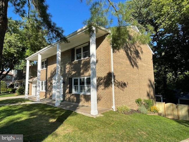 Photo - 2542 N Wakefield St