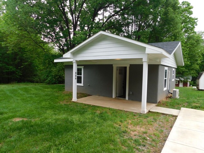 Newly Renovated 2 bed 1 bath cottage - Newly Renovated 2 bed 1 bath cottage Casa