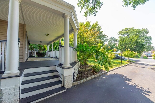 Photo - 356 Carteret Pl